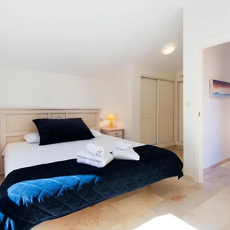 Rentandhomes Penthouse Elviria Golf Марбелья