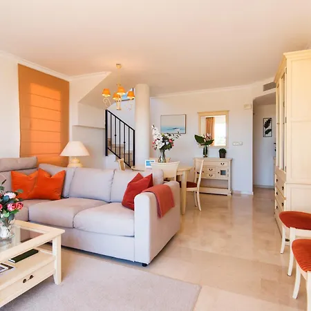 Апартаменти Rentandhomes Penthouse Elviria Golf