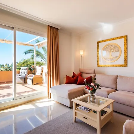 Апартаменти Rentandhomes Penthouse Elviria Golf