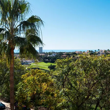 Rentandhomes Penthouse Elviria Golf Марбелья