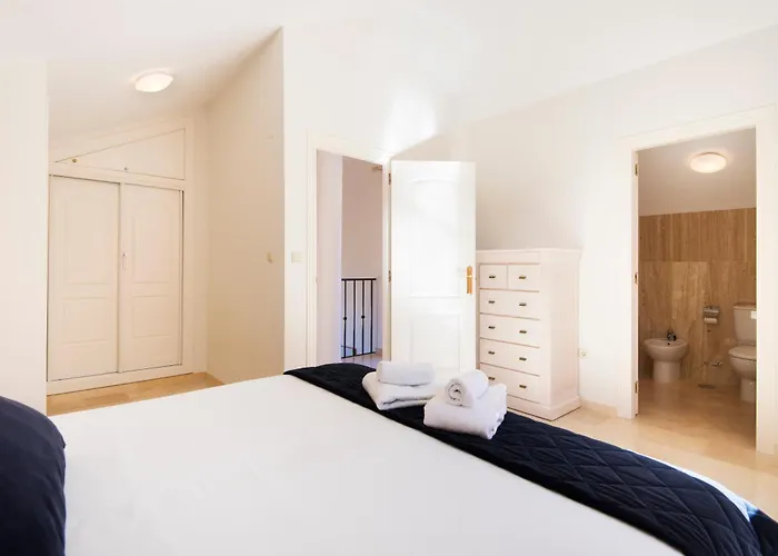 Rentandhomes Penthouse Elviria Golf Marbella