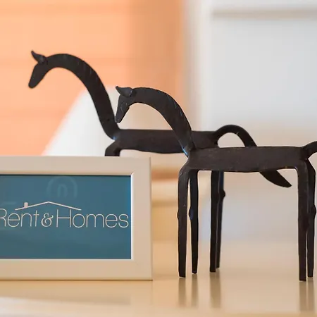 アパート Rentandhomes Penthouse Elviria Golf マルベーリャ