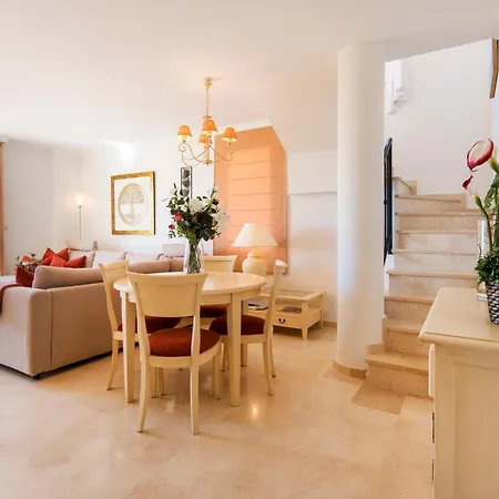 Rentandhomes Penthouse Elviria Golf