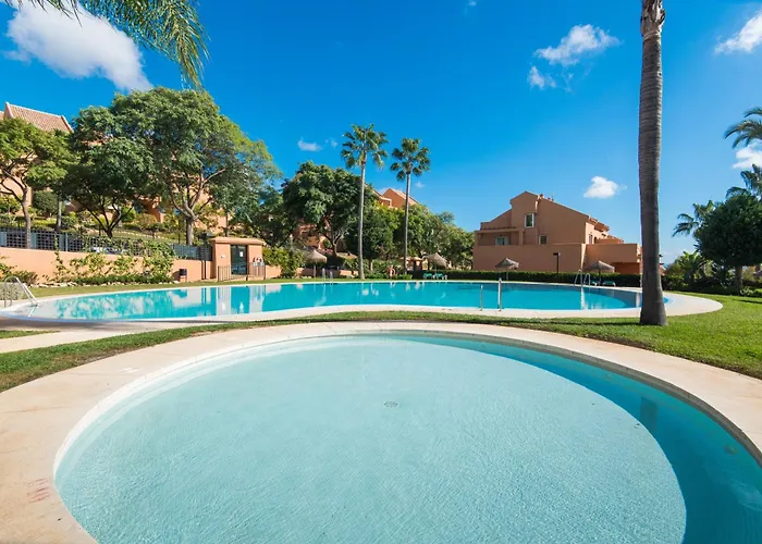 Rentandhomes Penthouse Elviria Golf アパート