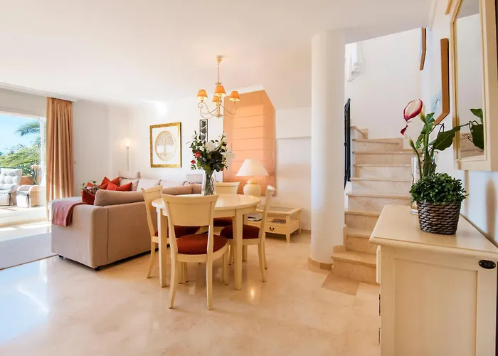 Rentandhomes Penthouse Elviria Golf