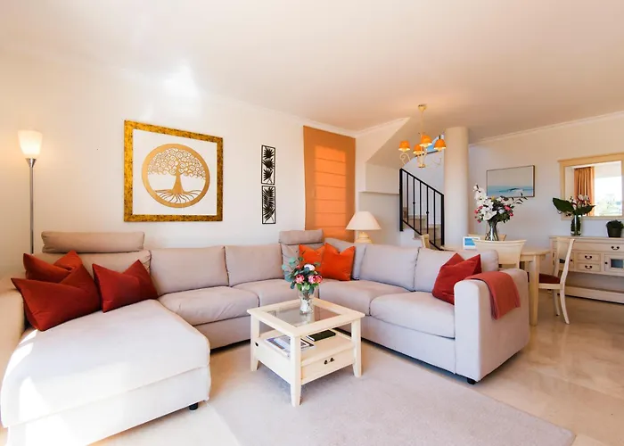 Rentandhomes Penthouse Elviria Golf アパート マルベーリャ