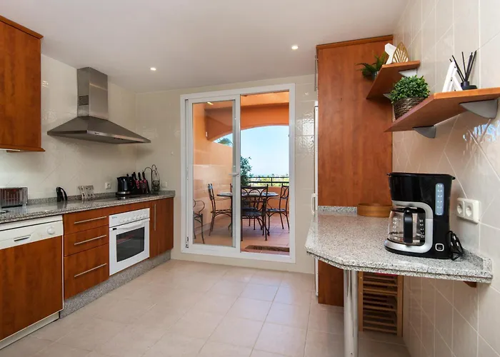 Rentandhomes Penthouse Elviria Golf Apartment *