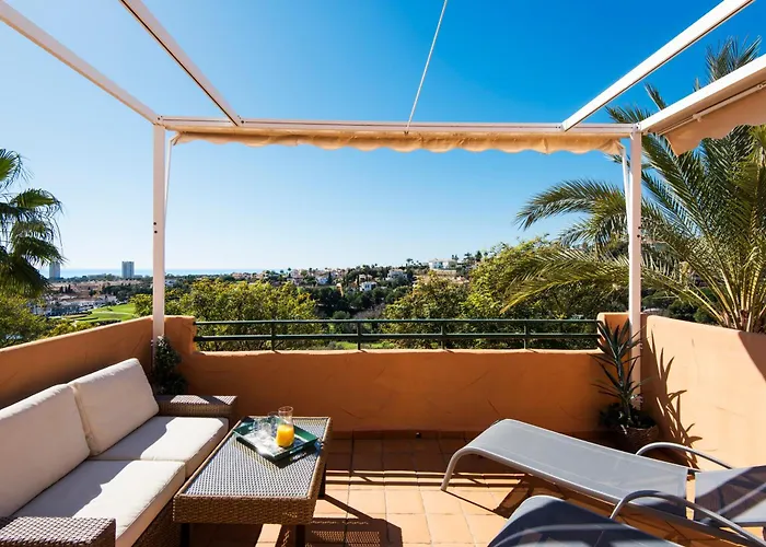 Rentandhomes Penthouse Elviria Golf Apartment *
